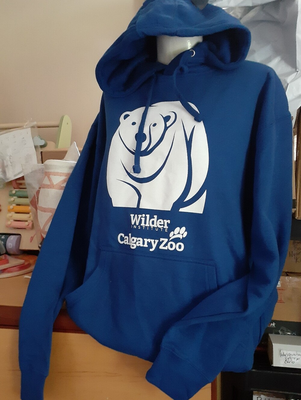 NWT 🐻‍❄🐾Wilder Institute Calgary Zoo Hoodie Polar Bear Large Royal 🟦